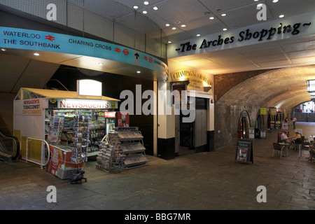 Die Bögen Villiers Street London England UK Stockfoto