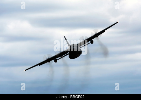 Lockheed C-130 Hercules-Flugzeuge im Flug Stockfoto