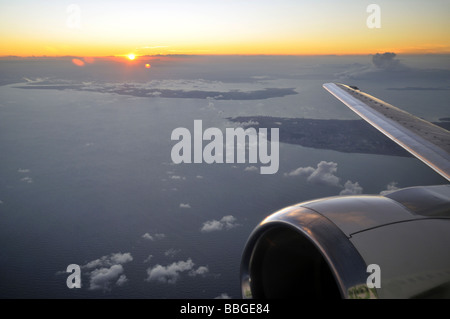 Blick aus einem Flugzeug, Sonnenuntergang Stockfoto