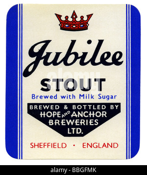 Britisches Bierlabel für Hope & Anchor's Jubilee Stout, Sheffield, Yorkshire produziert 1977 zur Feier des Silbernen Jubiläums von Königin Elizabeth II Stockfoto