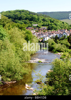 Erhöhten Blick von einer Brücke über den Fluss Dee in Llangollen Stockfoto