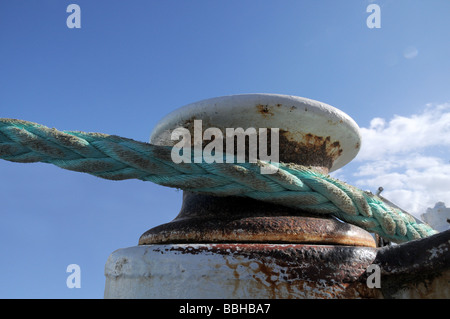 Rostiges Eisen Poller Stockfoto