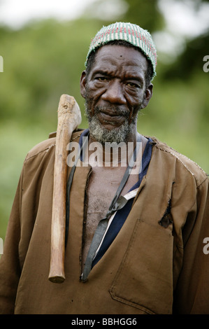 Arbeiter auf der Kolanjeba Baumwolle-Biohof in der Nähe des Dorfes Djembala in Mali, Westafrika. Feldarbeiter Nouhoum Bamba Stockfoto