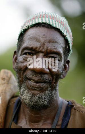 Arbeiter auf der Kolanjeba Baumwolle-Biohof in der Nähe des Dorfes Djembala in Mali, Westafrika. Feldarbeiter Nouhoum Bamba Stockfoto