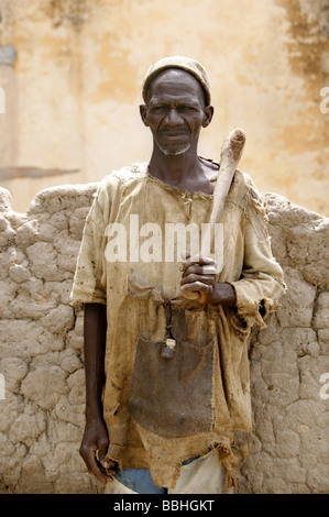 Arbeiter auf der Kolanjeba Baumwolle-Biohof in der Nähe des Dorfes Djembala in Mali, Westafrika. Feldarbeiter Ibrahem Kone Stockfoto