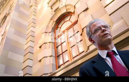 Leiter der Vermögen Verwirkung Einheit Willie Hoffmeyer verlässt die Durban High Court am 18. Januar 2006 in der mündlichen Verhandlung wobei Stockfoto