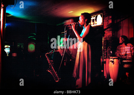 Zula Bar Kapstadt Modell veröffentlicht MRP0181 Stockfoto