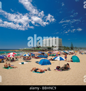 DAS BEACON ISLE RESORT MIT BLICK AUF DEN WEIßEN SANDSTRAND VON TREFFEND BENANNTE HOBIE Stockfoto