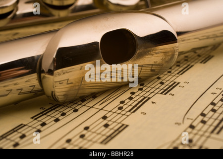 Detalle de armónica Sobre partitura Stockfoto