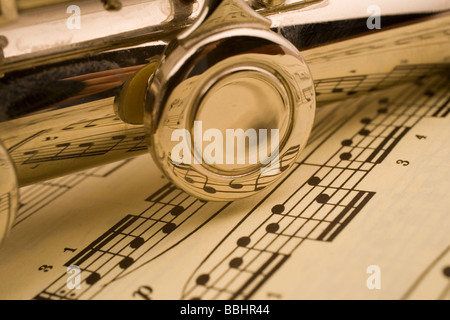 Detalle de armónica Sobre partitura Stockfoto