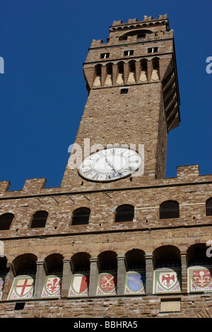 Berühmte Uhr Turm von Pallazzo Vecchio oder Palazzo Vecchio auf der Piazza della Signoria, Florenz, Italien Stockfoto