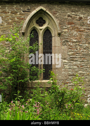 Kirchenfenster, außen Stockfoto