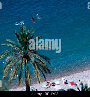 Blick auf den Strand schöne Süden von Frankreich EU FR FRA Frankreich Provence Alpes Côte d Azur Département Alpes Maritimes schöne Aussicht von der Stockfoto