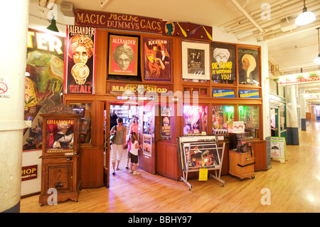 Untere Ebene Geschäfte in der Pike Place Market in Seattle WA, USA Stockfoto