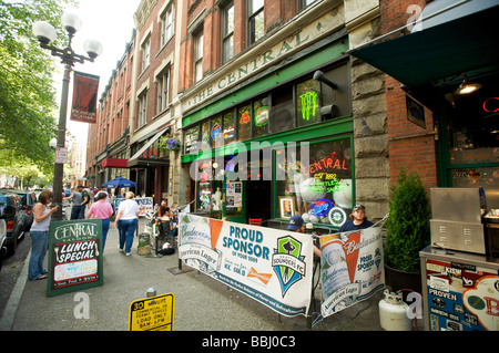 Bars und Restaurants in der Umgebung von Pioneer Square, Seattle WA, USA Stockfoto