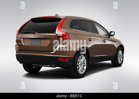 2010 Volvo XC60 T6 AWD in Beige - Winkel Rückansicht Stockfoto