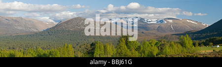 Panoramablick auf Braeriach und Lairig Ghru in den Cairngorms National Park Stockfoto