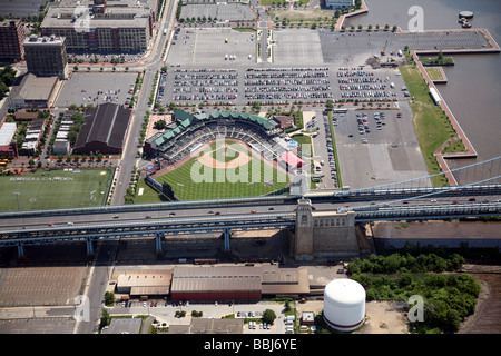 Luftbild der Rutgers University Baseball-Stadion in Camden, New Jersey, in der Nähe von Benjamin Franklin Bridge Stockfoto