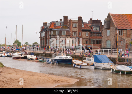 Einen allgemeinen Überblick über Blakeney Punkt zeigt das Blakeney Hotel im Hintergrund in Blakeney North Norfolk Uk Stockfoto