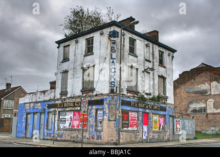 HDR der alten verlassenen Royal George Pub In Toxteth, Liverpool, Merseyside, England Stockfoto