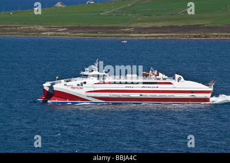 Dh Pentland Ferries SHIPPING UK Katamaran MV Pentalina in Scapa Flow Fähre orkney Segeln Stockfoto