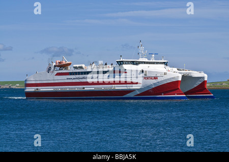 dh Pentland Fähren Versand ORKNEY Katamaran MV Pentalina Ankunft St Margarets Hope Stockfoto