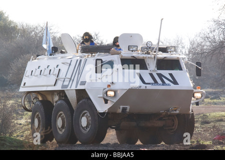 Israel Golanhöhen A U N gepanzerten Fahrzeug an der israelischen syrische Grenze Stockfoto