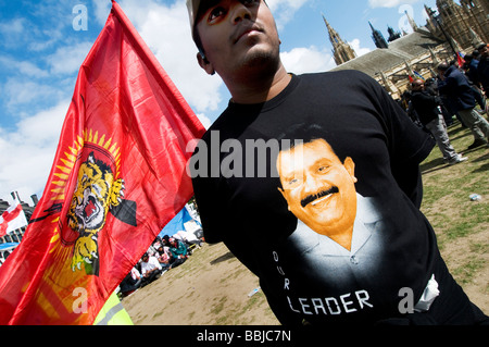 Tamilen demonstrieren am Tag der Sri-lankischen Regierung verkündet es hatte besiegt die Tamil Tigers und ihr Anführer getötet Stockfoto