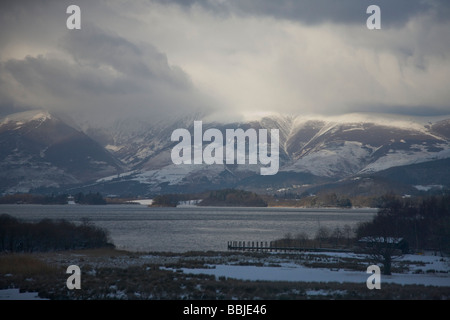 Um Derwent Water in Borrowdale Lodore Falls Hotels Stockfoto