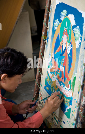 Thangkamalerei. Norbulingka Institut. In der Nähe von Dharamsala. Himachal Pradesh. Indien Stockfoto