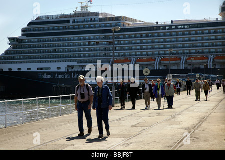 Passagiere aussteigen aus Eurodam Invergordon, Cromarty Firth, Scotland, UK Stockfoto