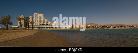 Panorama des Hotels entlang der Küste von Eilat Stadt Südisrael Stockfoto