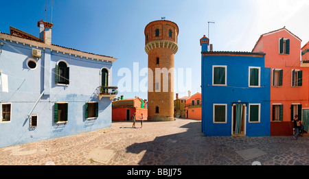 Panoramablick über die Stadt mit bunt bemalten Häusern von Burano, Venedig, Italien, Europa Stockfoto