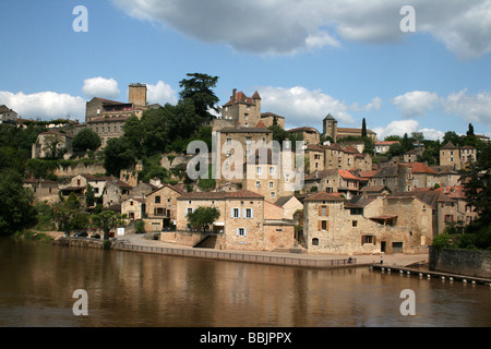 Puy L'Eveque mittelalterliche Stadt neben dem Fluss Lot, Frankreich Stockfoto