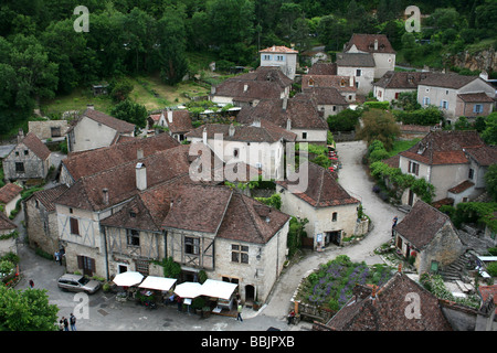 Mittelalterliche Steinhäuser In das Dorf Saint-Cirq Lapopie neben dem Fluss Lot, Midi-Pyrenäen, Frankreich Stockfoto