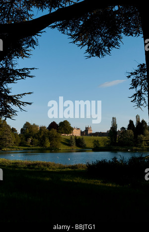 Ansicht von Capability Brown entwickelt, See und im Barockstil Blenheim Palace bei Woodstock Dorf in der Nähe von Oxford, Oxfordshire Stockfoto