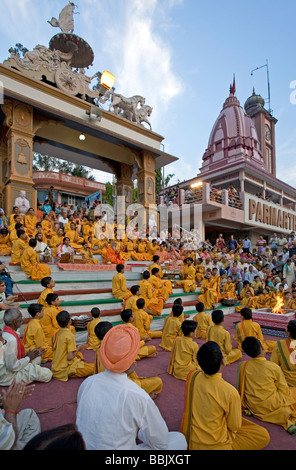 Ganga Aarti Zeremonie. Triveni Ghat. Rishikesh. Uttarakhand. Indien Stockfoto