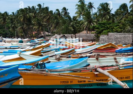 Angeln Boote & Fischer Hütten Cabanas Arugam Bay Sri lanka Stockfoto