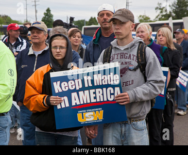 Lansing Michigan Gewerkschaftsmitglieder marschieren und Rallye für Jobs an der Michigan State capitol Stockfoto