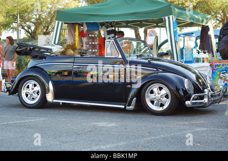 schwarze klassische Vw Käfer cabrio Stockfoto