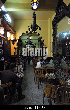 Innere des al Fishawi Kaffeehaus Khan Al Khalili Cairo Egypt Stockfoto