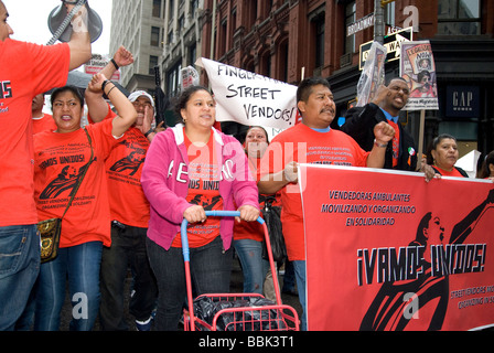 Einwanderer Marsch für Amnestie, Gleichberechtigung, Legalisierung, rassische Gleichheit, Recht auf freie Meinungsäußerung, faire Arbeitsbedingungen - New York City Stockfoto