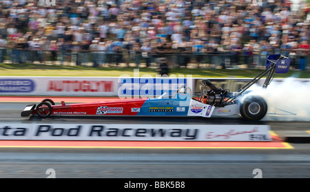 Top Fuel Dragster angetrieben von Jon Webster in der FIA European Drag Racing Championship in Santa Pod, England. Stockfoto