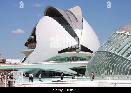 Entworfen von Santiago Calatrava Valencias ist Stadt der Künste und Wissenschaften eine beeindruckende Sammlung moderner Architektur. Stockfoto