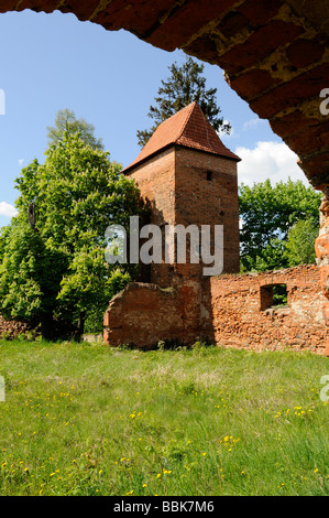 Ruinen der Kreuzritterburg in Szymbark, Woiwodschaft Ermland-Masuren, Polen Stockfoto