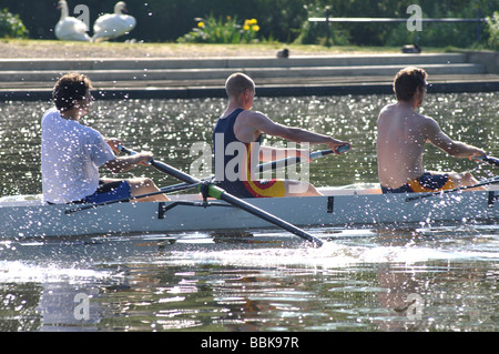 Student-Ruderer auf der Themse, Oxford, Oxfordshire, England, UK Stockfoto