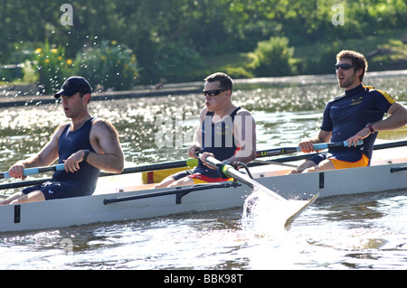 Student-Ruderer auf der Themse, Oxford, Oxfordshire, England, UK Stockfoto