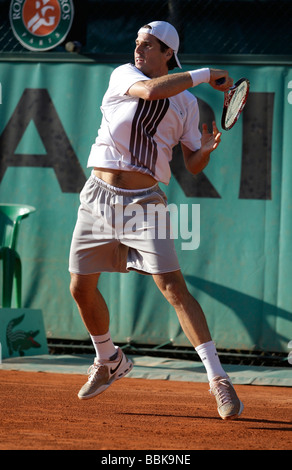 Deutscher Spieler Tommy Haas spielt Vorhand Rückkehr in Roland Garros Stockfoto