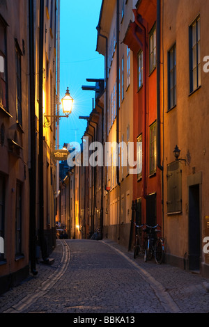 Abends Blick auf Prästgatan (des Priesters Street), in Gama Stan, die Altstadt im Zentrum von Stockholm, Schweden Stockfoto
