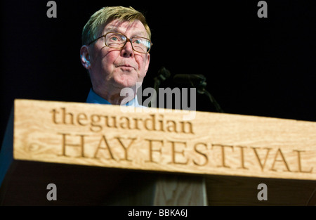 Alan Bennett Tagebuchschreiberin Dramatiker Autor Schriftsteller Schauspieler abgebildet bei The Guardian Hay Festival 2009 Hay on Wye Wales UK Stockfoto